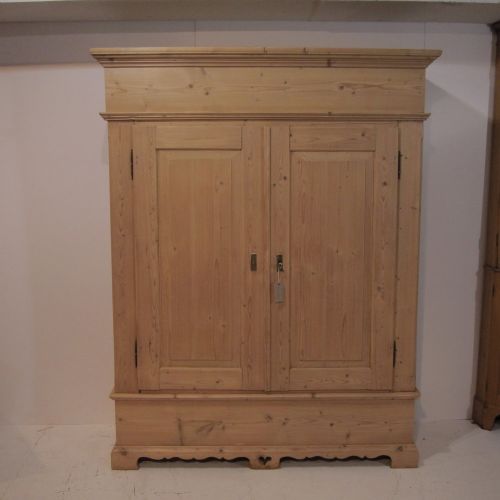 Large Antique Pine Double Wardrobe That Dismantles