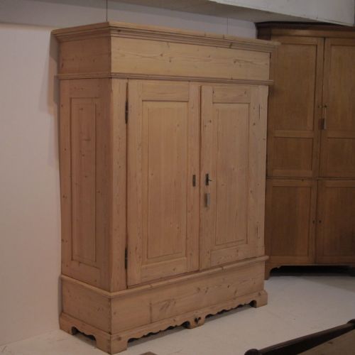 fig 1. LARGE ANTIQUE PINE DOUBLE WARDROBE THAT DISMANTLES
