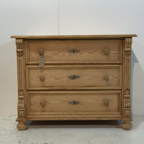Small Attractive Antique Pine Chest of Drawers