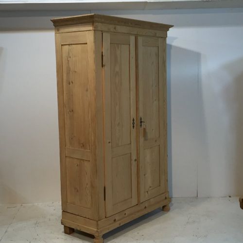 fig 1. Slim Antique Pine Double Door Wardrobe (Dismantles)