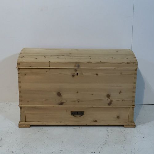 Small Old Pine Mule Chest