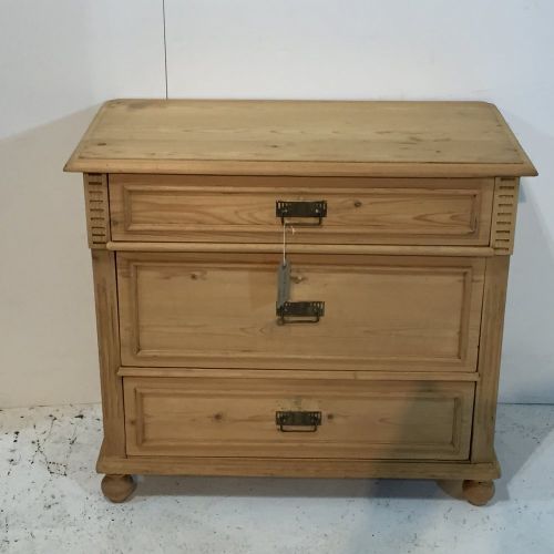 fig 1. Small Old Pine Chest of Drawers c.1920
