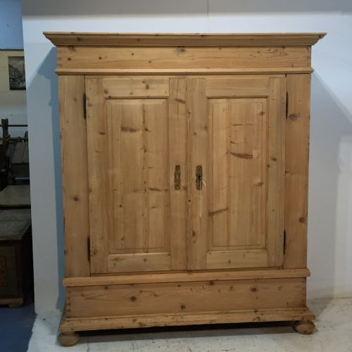 Large Antique Pine Cottage Wardrobe