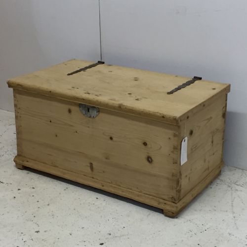 Turn of the Century Pine Flat Top Blanket Box