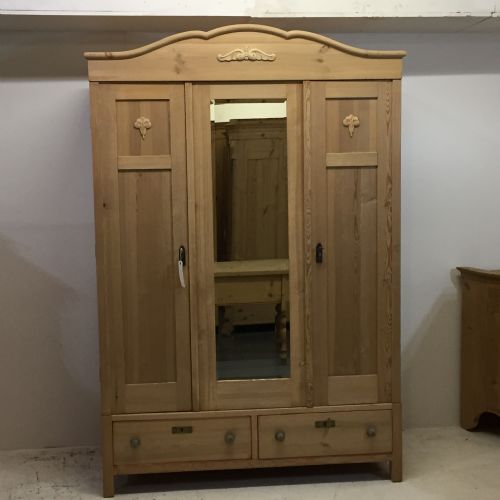 Triple Door Antique Pine Deep Wardrobe with Mirror (Dismantles)