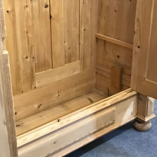 fig 1. ANTIQUE PINE DOUBLE WARDROBE (DISMANTLES)