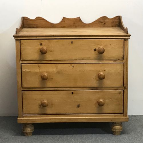 Edwardian Pine Chest of Drawers