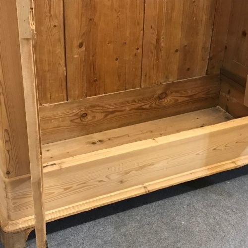fig 2. Large Antique Pine Double Wardrobe