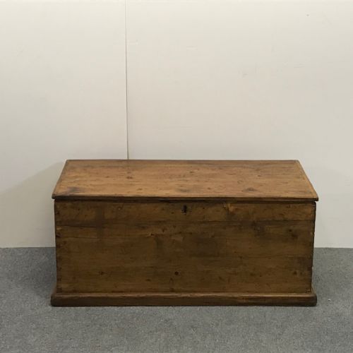 Old English Pine Linen Chest