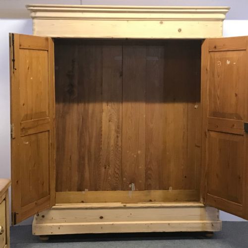 fig 1. VERY LARGE 19TH CENTURY DOUBLE PINE WARDROBE