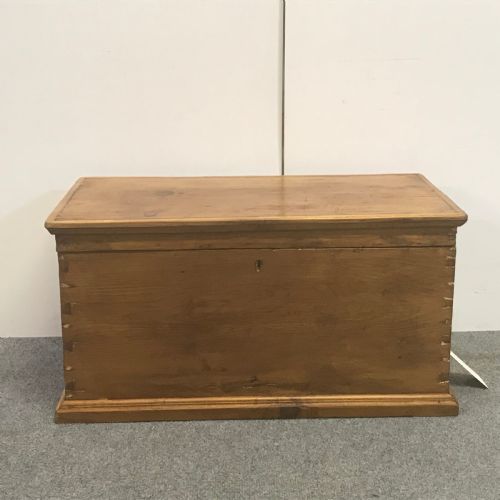Polished English Victorian Pine Blanket Box