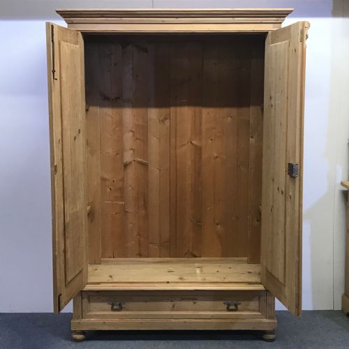 fig 1. Small Double Antique Pine Wardrobe with Drawer (Dismantles)