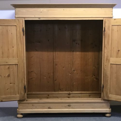 fig 1. WIDE & DEEP ANTIQUE DOUBLE WARDROBE (DISMANTLES)