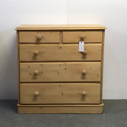 English Victorian Pine Chest of Drawers