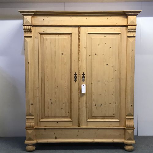 Large Antique Pine Double Wardrobe (Dismantles)
