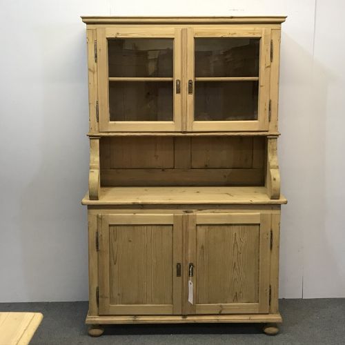 Small Old Pine Cottage Dresser