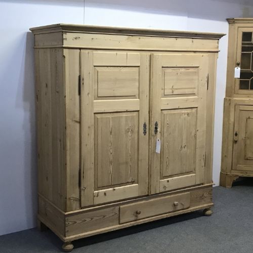 fig 1. SHORT DEEP OLD PINE COTTAGE DOUBLE WARDROBE