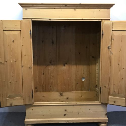 fig 1. SMALL DEEP ANTIQUE PINE DOUBLE WARDROBE (DISMANTLES)