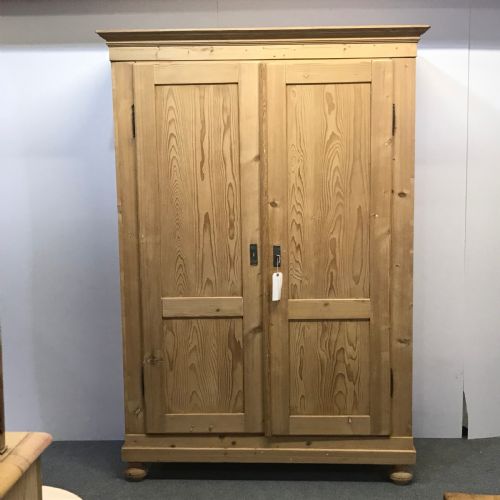 Antique Pine Double Wardrobe (Dismantles)