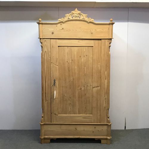 Attractive Single Door Pine Armoire C.1910 (Dismantles)