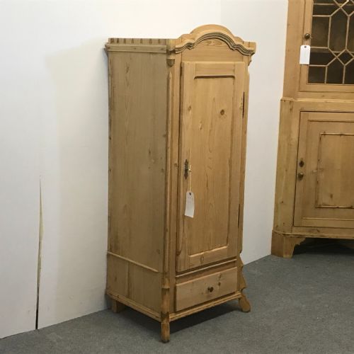 fig 1. CHARMING LITTLE OLD PINE LINEN CUPBOARD