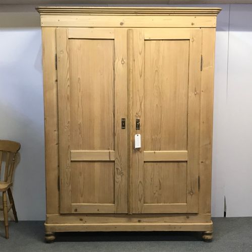 Very Large Elegant Antique Pine Wardrobe