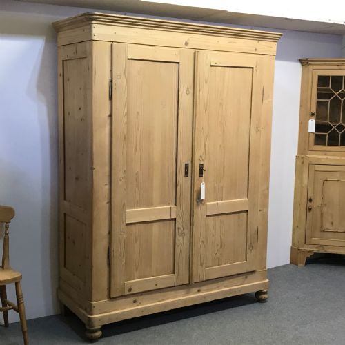 fig 1. VERY LARGE ELEGANT ANTIQUE PINE WARDROBE