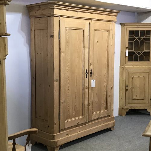 fig 1. FRENCH DOUBLE ANTIQUE PINE WARDROBE (DISMANTLES)