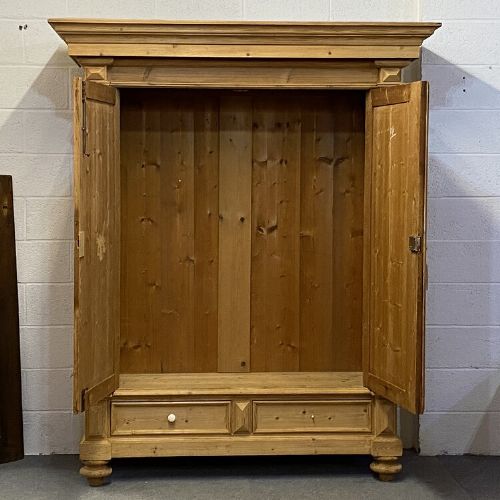 fig 2. VERY LARGE ANTIQUE PINE HALL CUPBOARD (DISMANTLES)