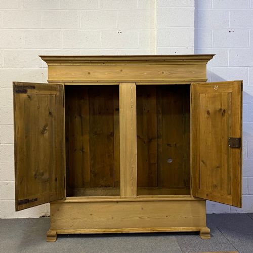 fig 1. BEAUTIFUL LATE 1800'S LARGE DOUBLE PINE WARDROBE (DISMANTLES)