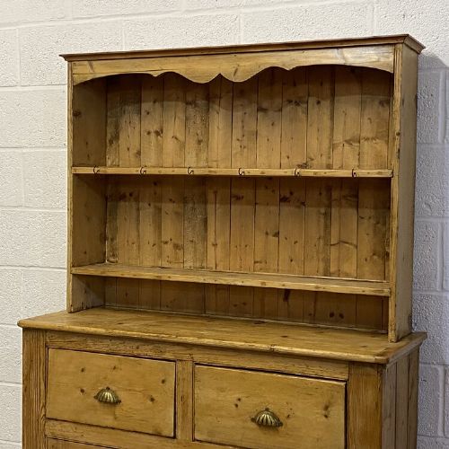 fig 1. OLD ENGLISH PINE COTTAGE DRESSER