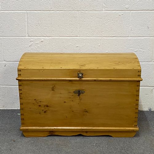 fig 1. SMALL CHARMING ANTIQUE PINE CHEST