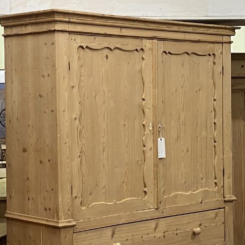 fig 1. VERY LARGE DUTCH ANTIQUE PINE LINEN PRESS