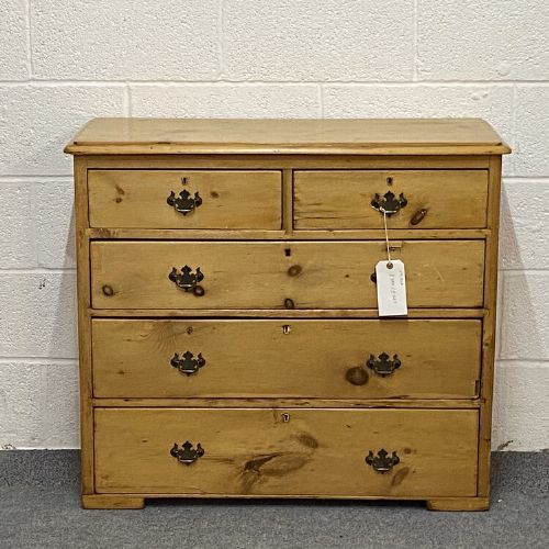English Victorian Pine Chest of Drawers