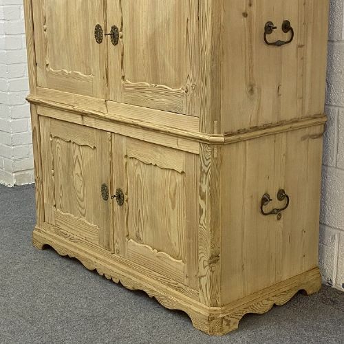 fig 1. LARGE ANTIQUE CAMPAIGN CUPBOARD