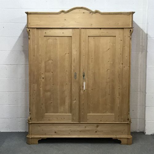 Large Old Pine Arched Wardrobe (Dismantles)