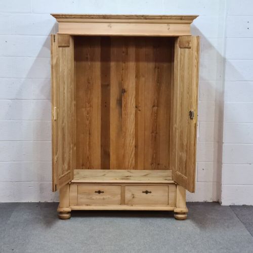 fig 1. Small Antique Pine Double Wardrobe (Dismantles)