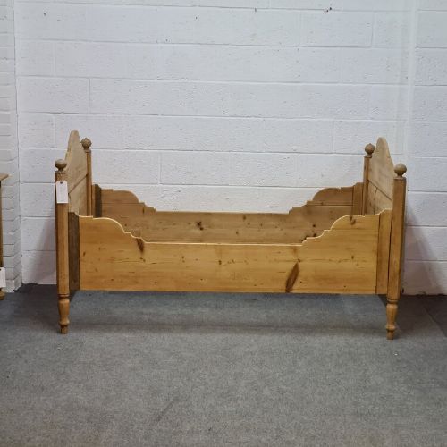Old Pine Sleigh Bed
