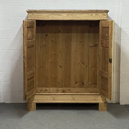 fig 1. Antique Pine German Wardrobe (Dismantles)