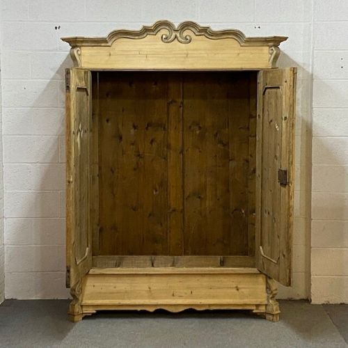 fig 1. BEAUTIFUL ORNATE ANTIQUE PINE WARDROBE (DISMANTLES)