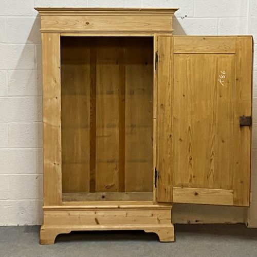 fig 1. Small Antique Pine Wardrobe c1900 (Dismantles)