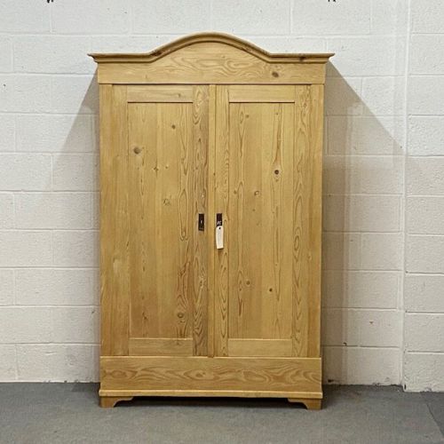 Old Pine Arch Top Wardrobe (Dismantles)