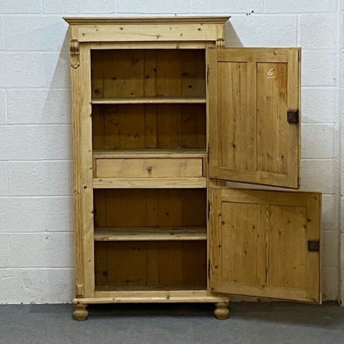 fig 1. Old Pine Linen Cupboard c.1920