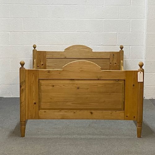 fig 1. Large (Double) Old Pine Sleigh Bed