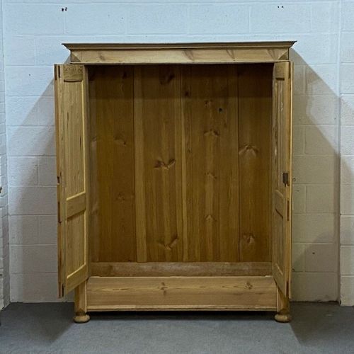 fig 1. DOUBLE ANTIQUE PINE WARDROBE (DISMANTLES)