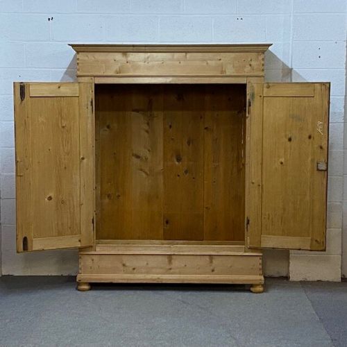 fig 1. Large Antique Pine Wardrobe c.1900 (Dismantles)