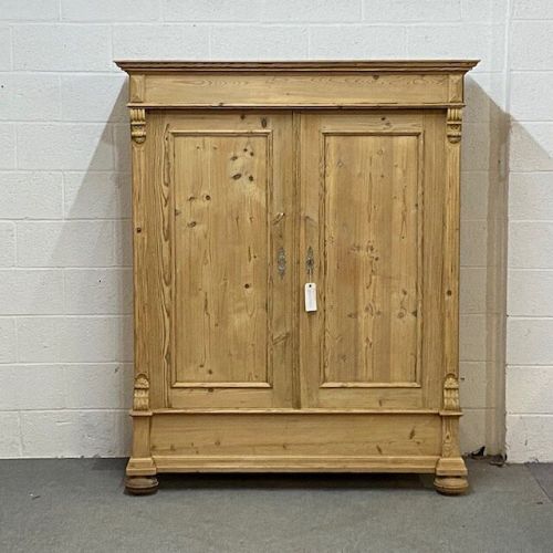Antique Pine Cottage Wardrobe (Dismantles)