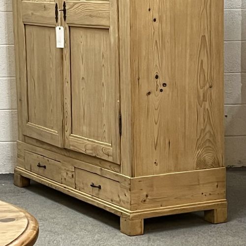 fig 2. A VERY TALL & SOLID CONTINENTAL PINE WARDROBE C.1910 (DISMANTLES)