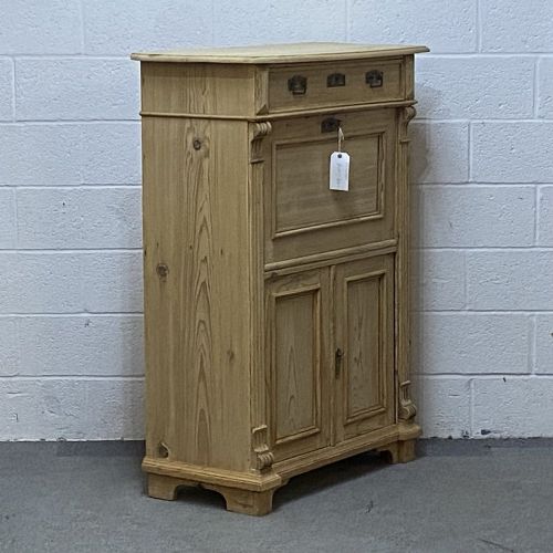 fig 1. CHARMING OLD PINE BUREAU C.1902'S