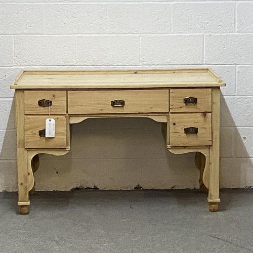 fig 1. OLD CONTINENTAL PINE OFFICE DESK